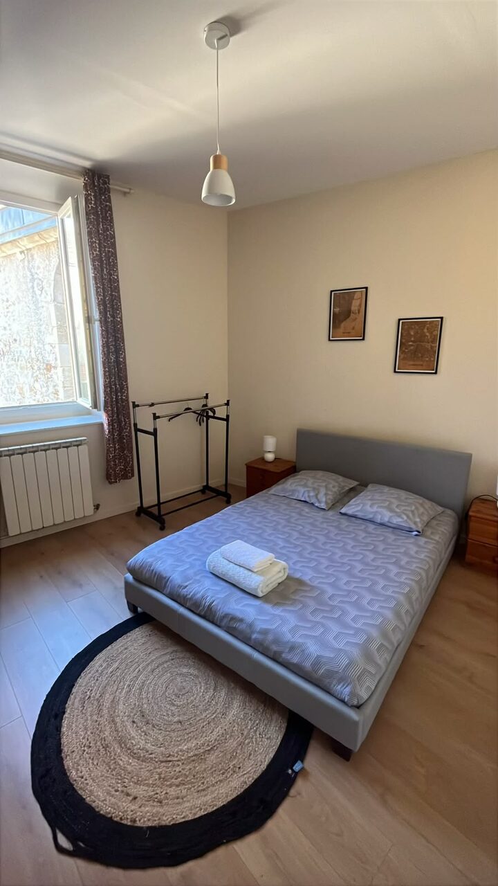 Chambre lumineuse — Airbnb à Sens