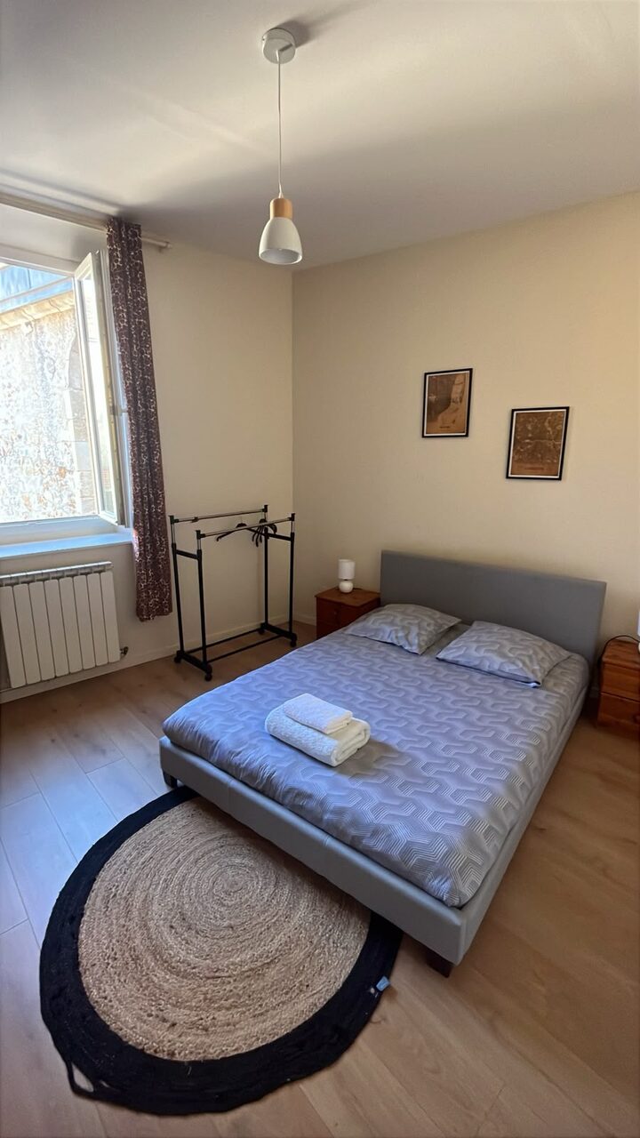 Chambre spacieuse — Airbnb Sens